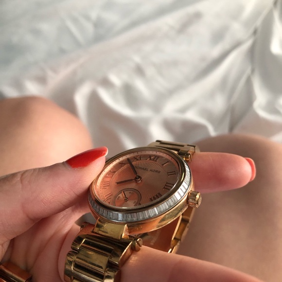 Rose gold crystal studded Michael Kors watch - Picture 9 of 9